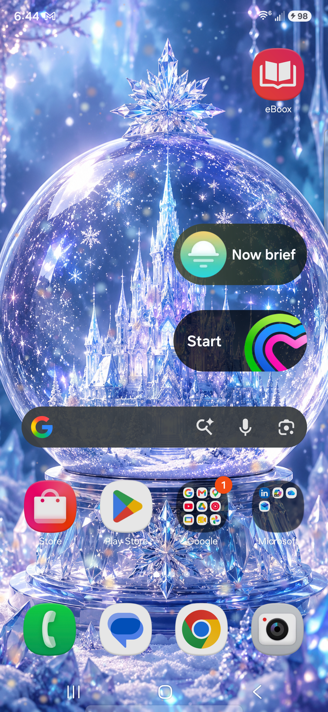 Crystal Castle Snow Globe screenshot 2